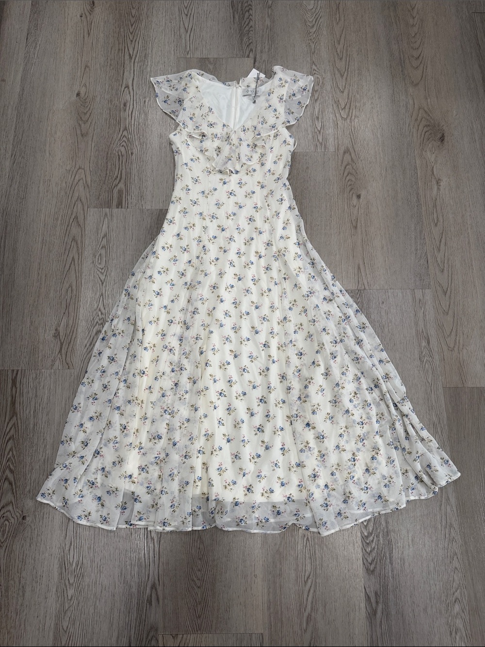 WAYF Floral Ruffle Sleeve midi Dress in Cream
